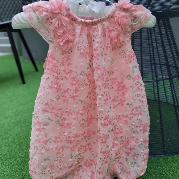 Baby Girl 3–6M Lot w/ Organic Tanks, Graphic Onesies & Floral Outfit | NWT - Picture 5 of 9